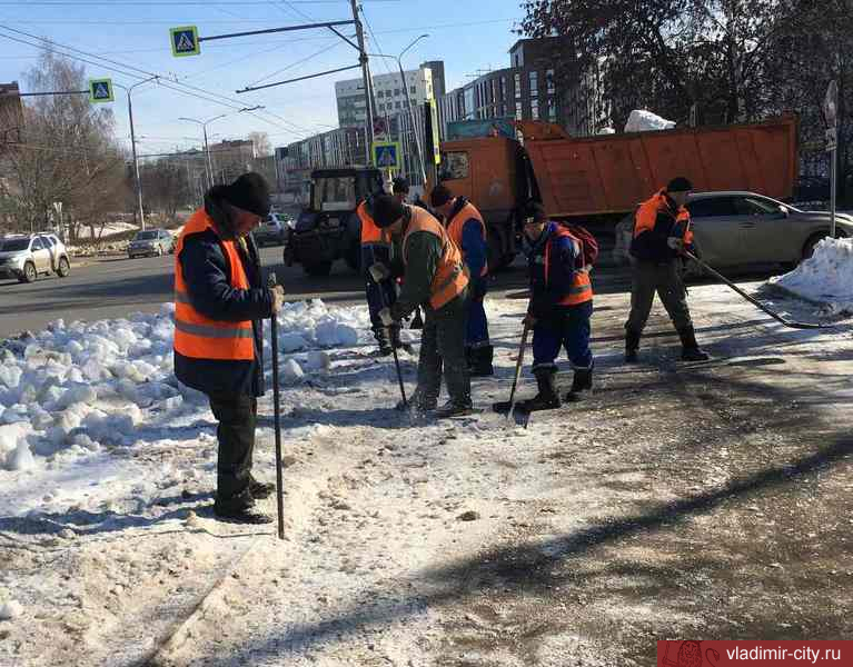 Во Владимире продолжаются работы по уборке и благоустройству города