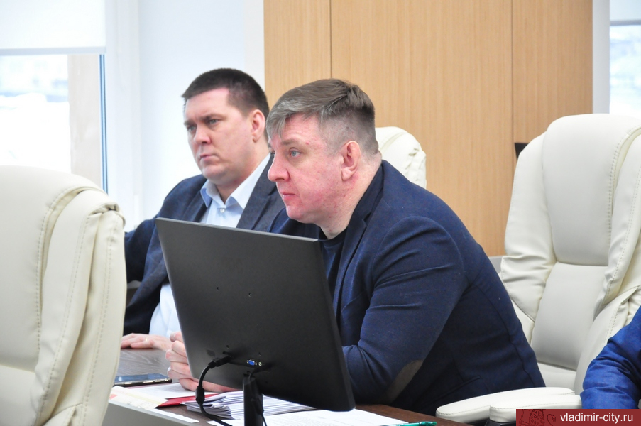 Городской Совет единогласно одобрил работу главы города Владимира Андрея Шохина