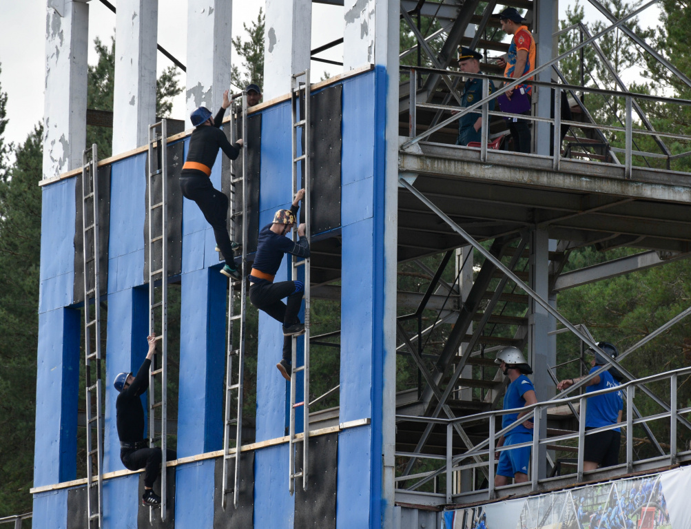 Во Владимире прошли соревнования по пожарно-спасательному спорту памяти Михаила Зверева