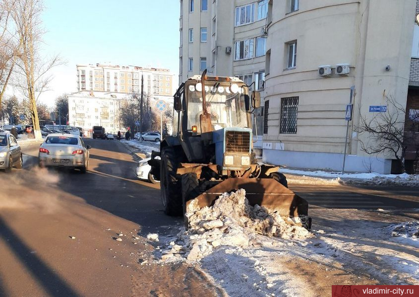 Антигололедная обработка улиц, тротуаров и общественных пространств Владимира ведется круглосуточно