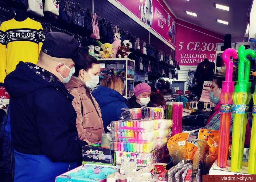 Проверки масочного режима на объектах торговли Владимира продолжаются