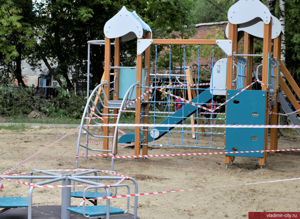 Владимирская детвора «обживает» новые дворовые детские площадки